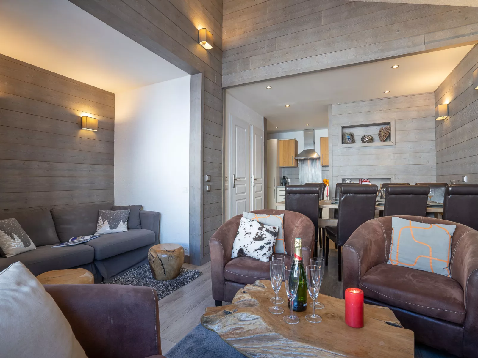 Rond Point des Pistes (Val Claret)-Inside