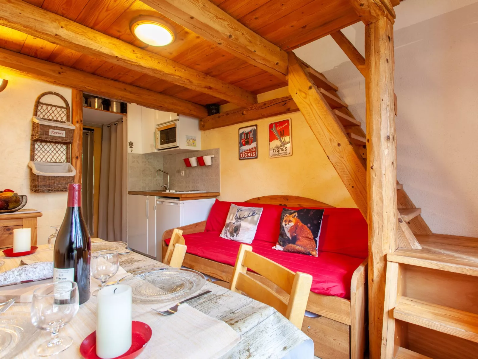 Rond Point des Pistes (Val Claret)-Inside