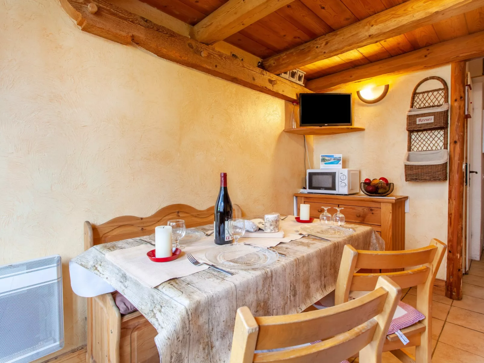 Rond Point des Pistes (Val Claret)-Inside