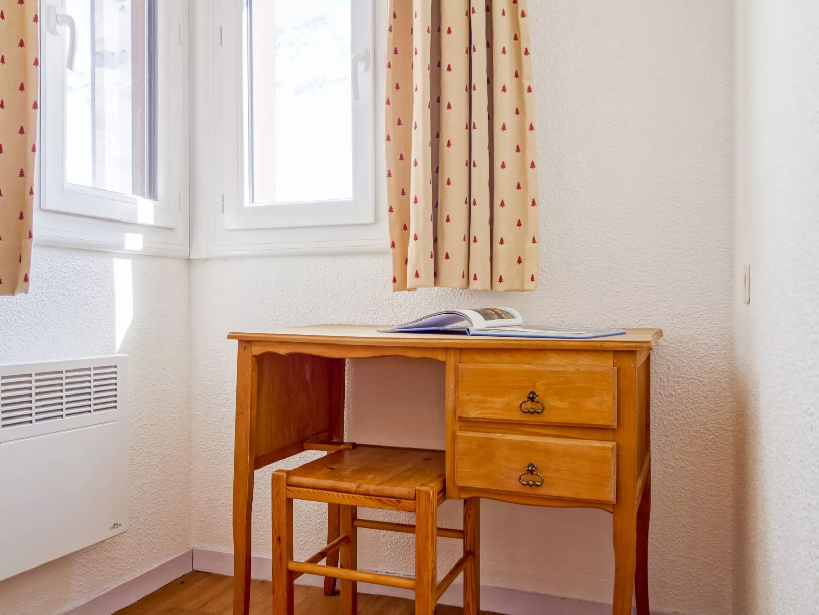 Rond Point des Pistes (Val Claret)-Drinnen