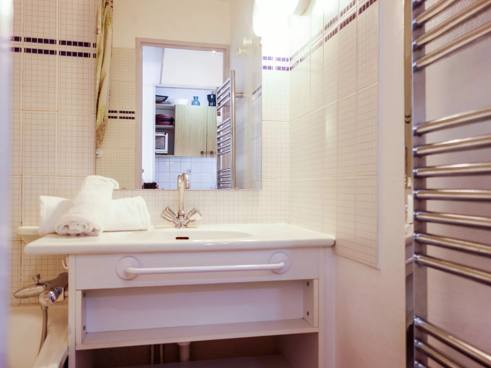 Rond Point des Pistes (Val Claret)-Drinnen