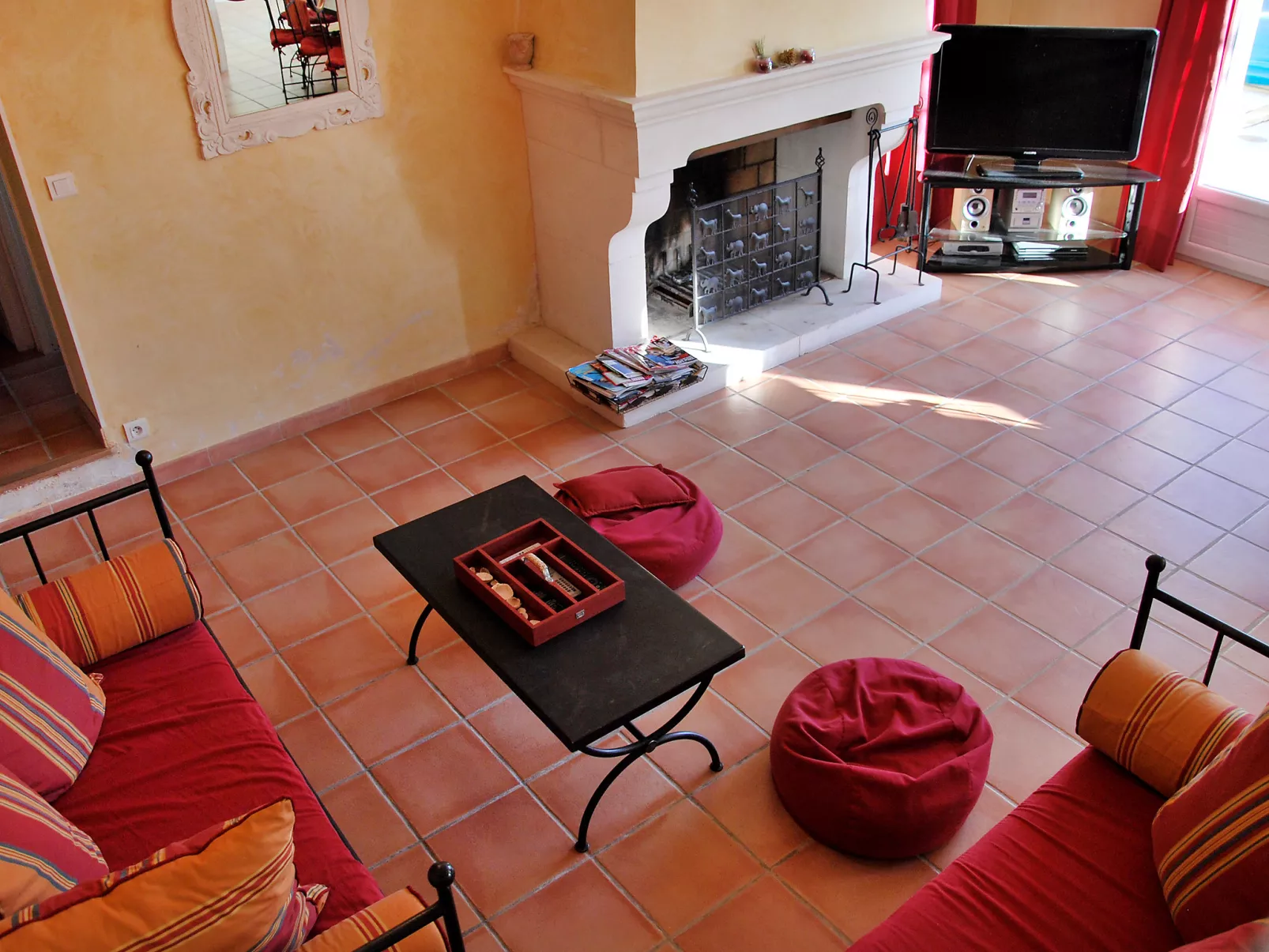 Clos Saint Joseph-Inside