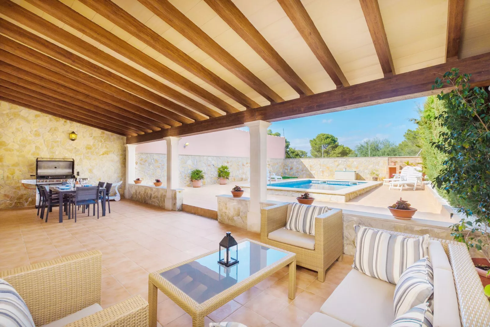 Villa Gloria-Exterior summer