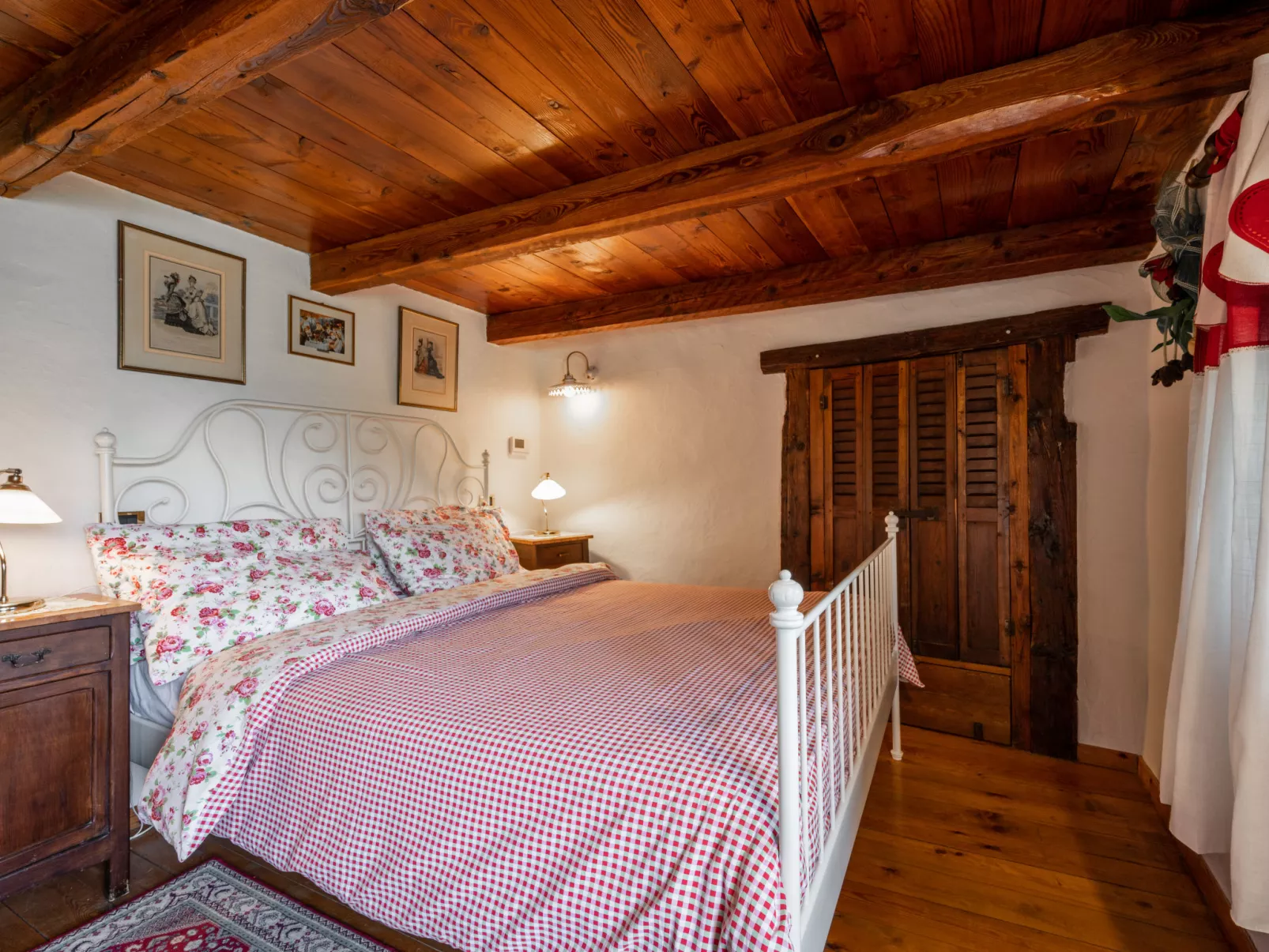 Maison Meynet-Inside