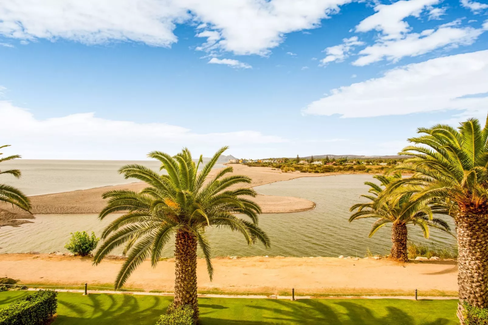 PRECIOSO APARTAMENTO CON VISTAS EN SOTOGRANDE-View summer