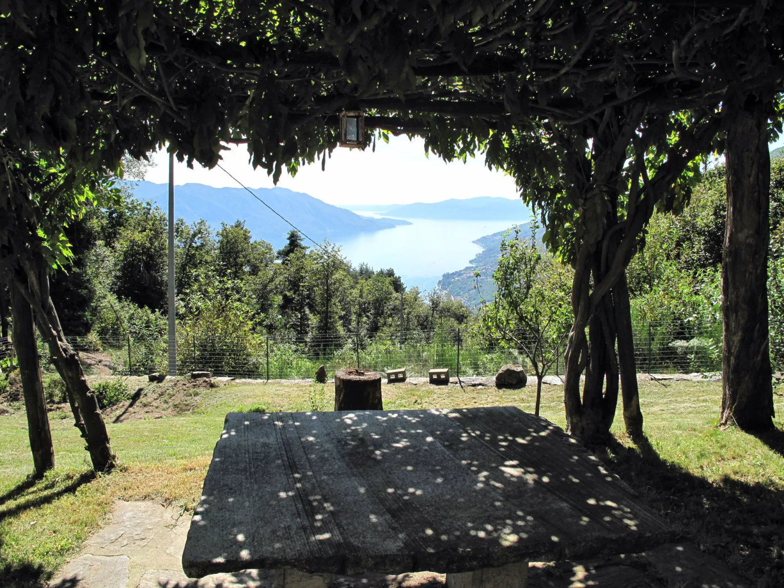 Baita Lavu'-Outside