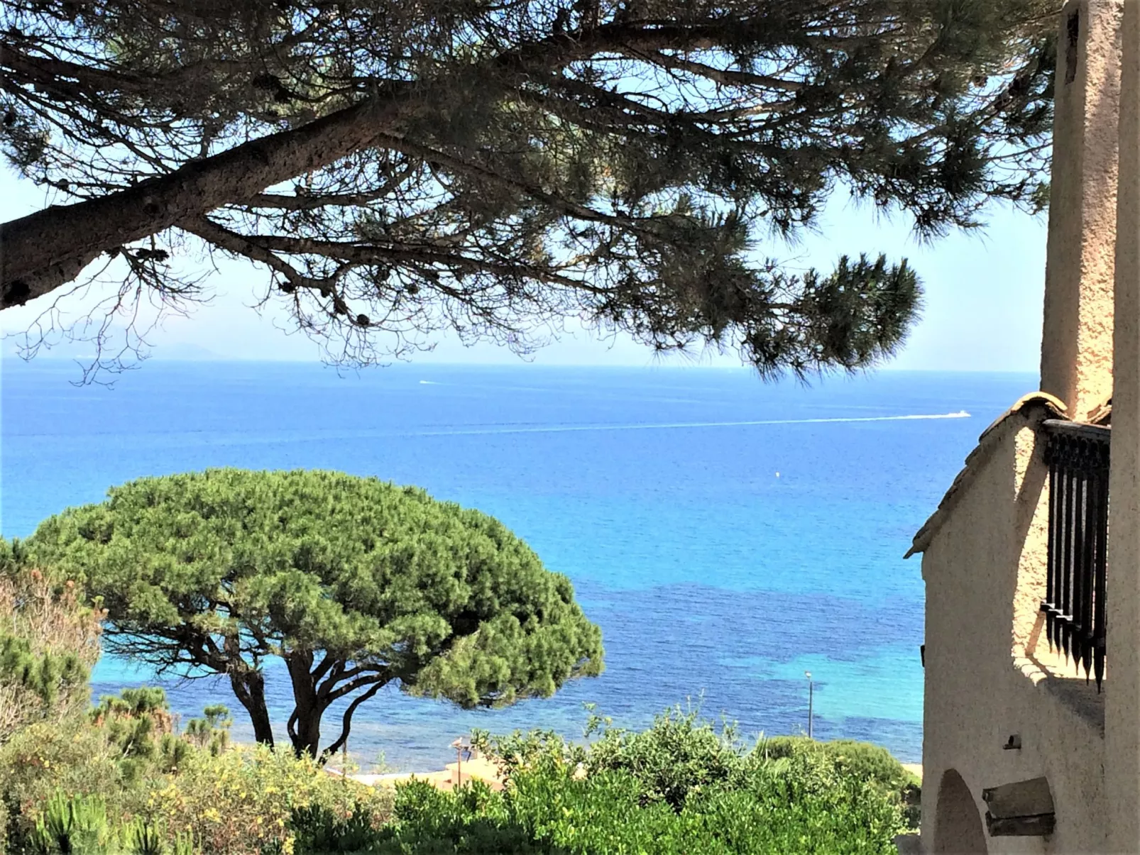 La Baïassière-Outside