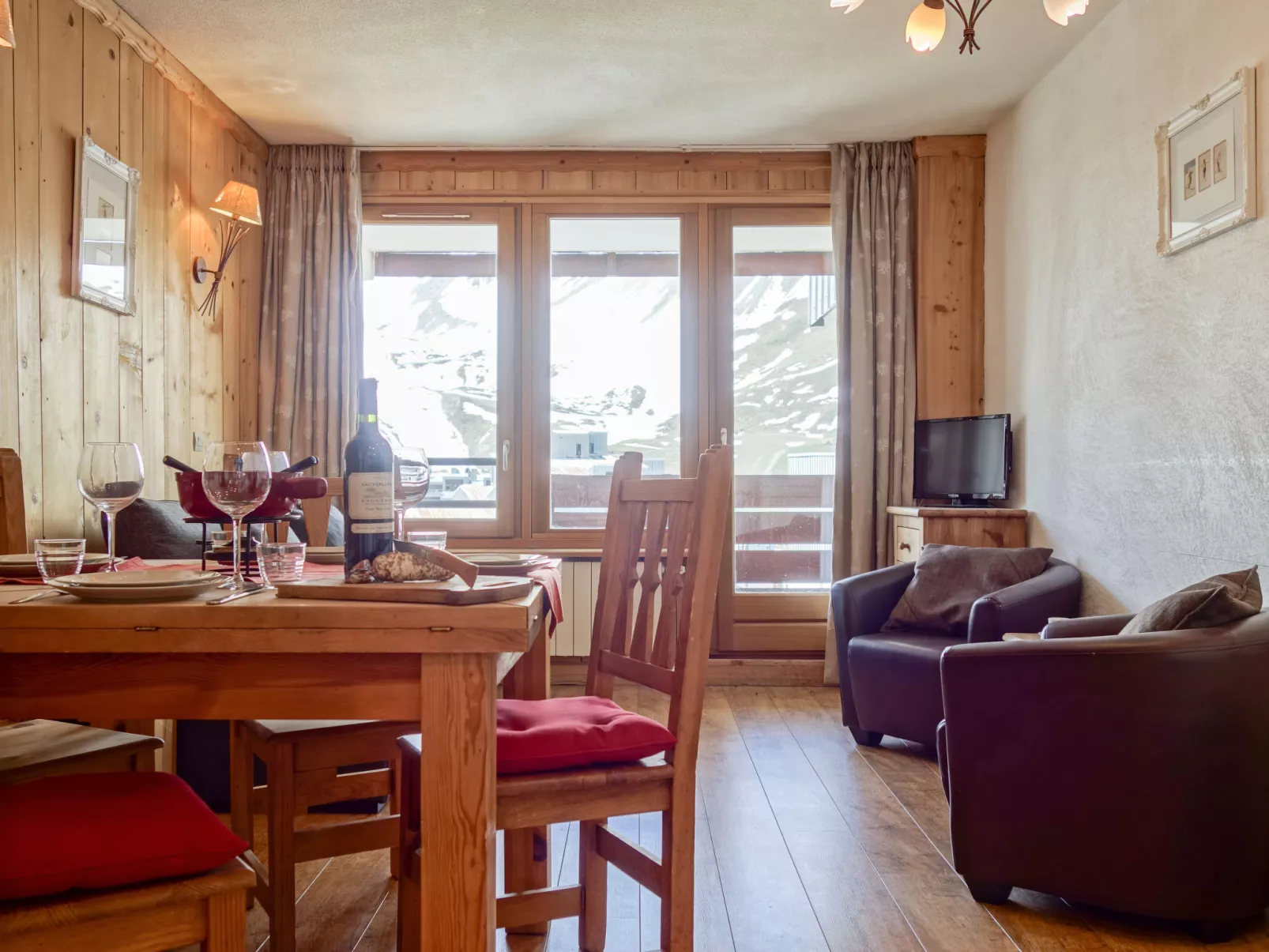 Le Curling A (Val Claret)-Inside