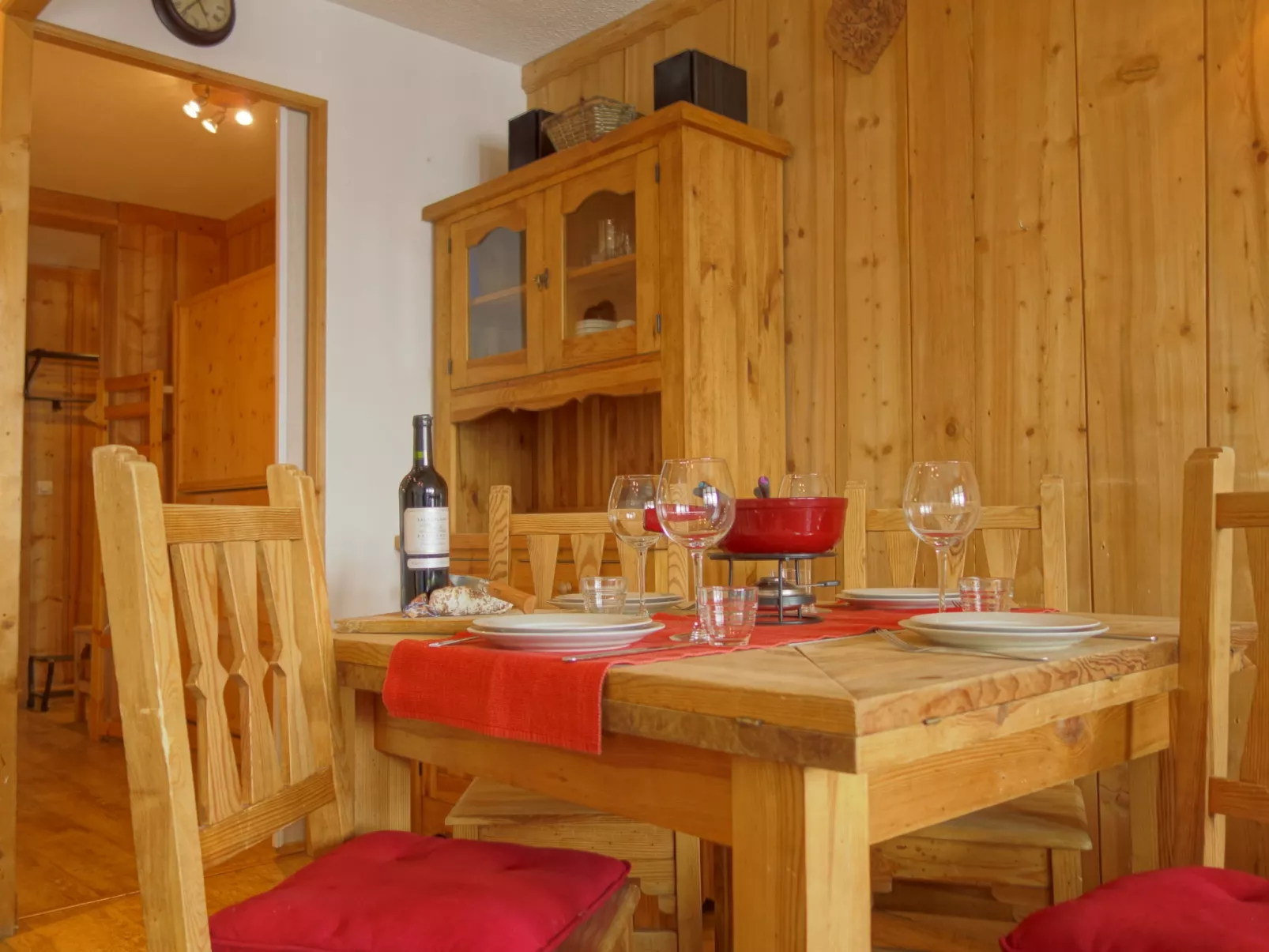 Le Curling A (Val Claret)-Inside