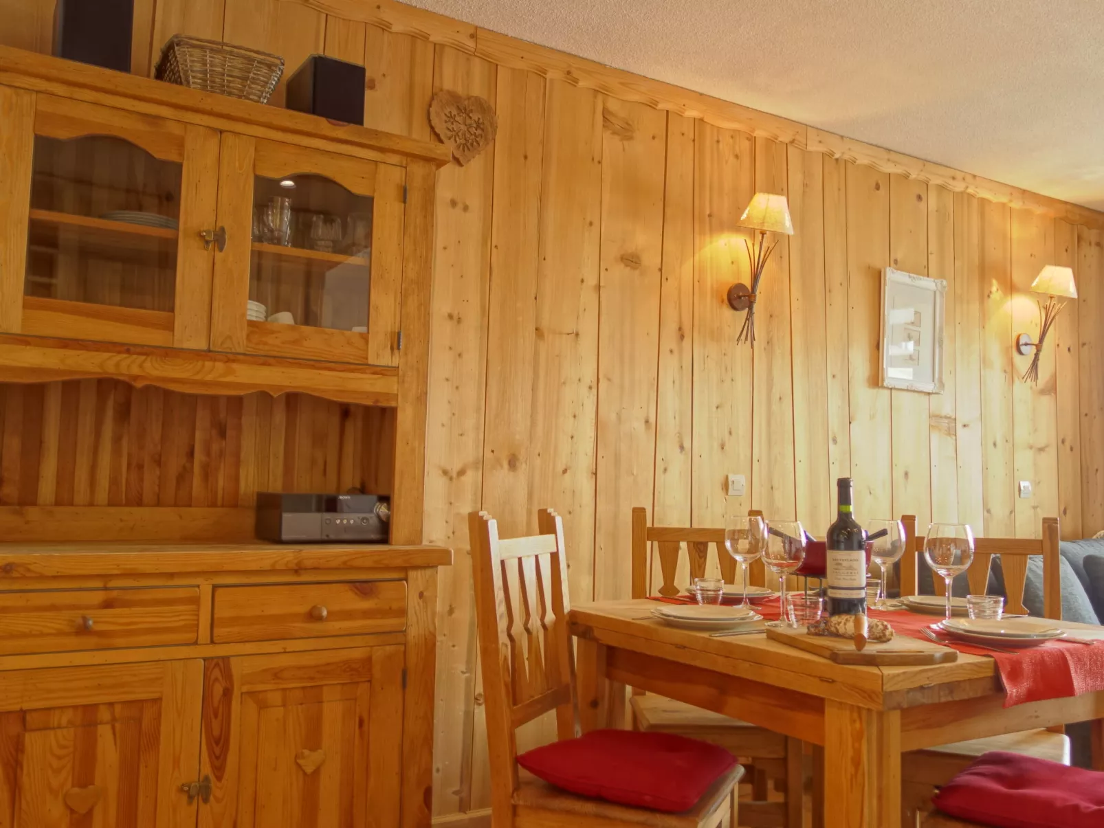 Le Curling A (Val Claret)-Inside