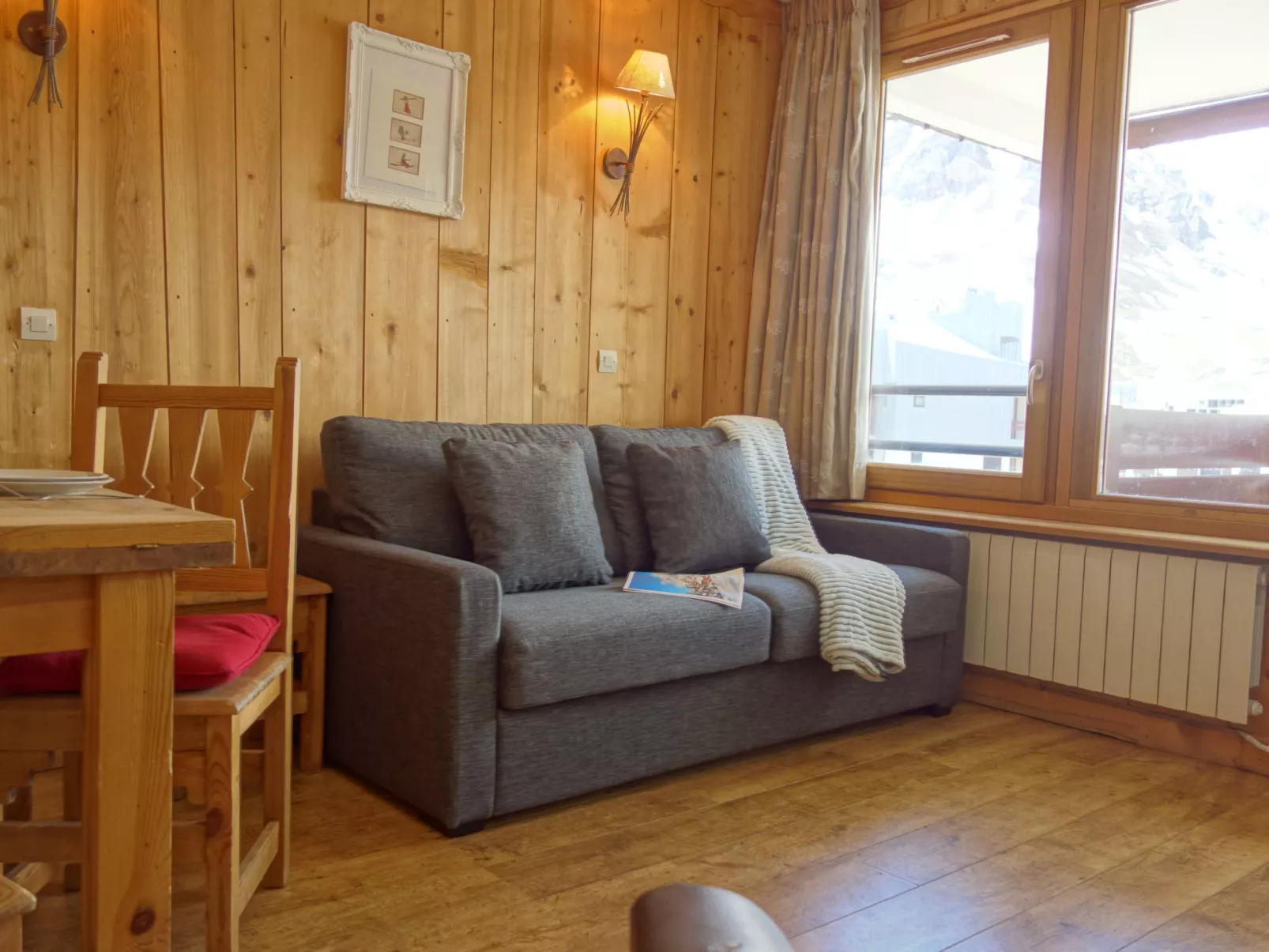 Le Curling A (Val Claret)-Inside