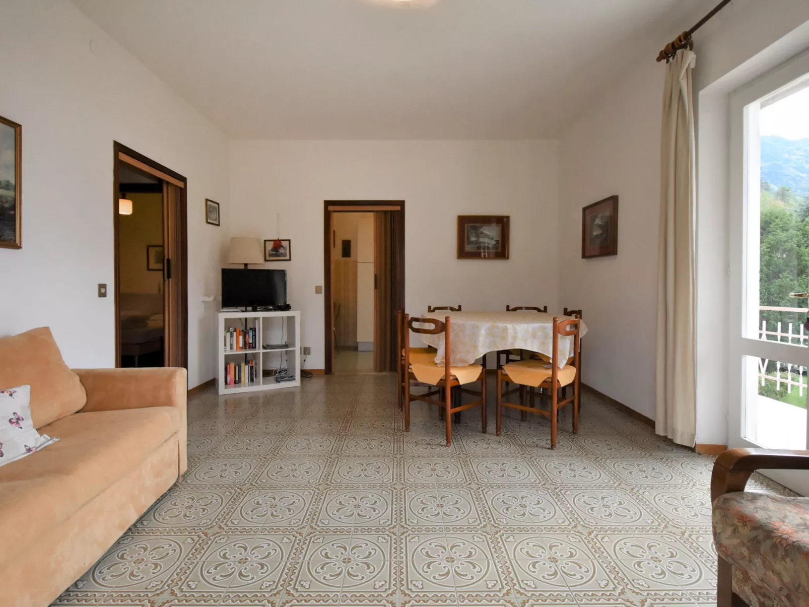 Villa Laura-Drinnen
