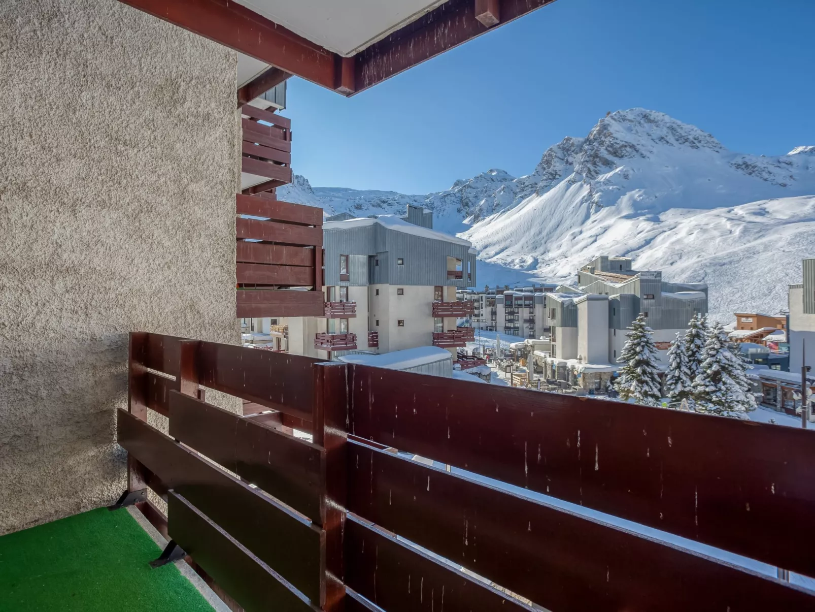 Le Curling A (Val Claret)-Outside