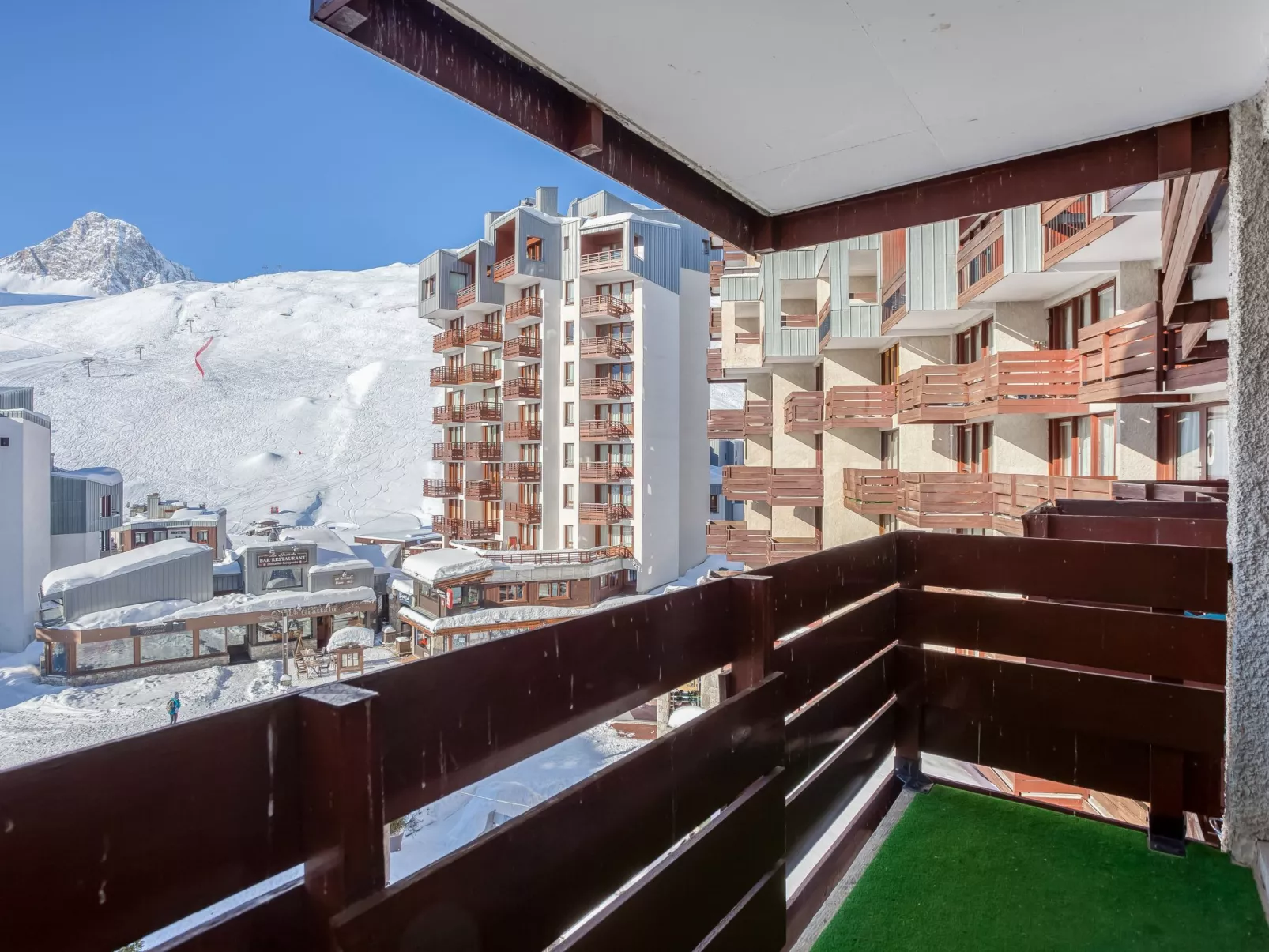 Le Curling A (Val Claret)-Outside