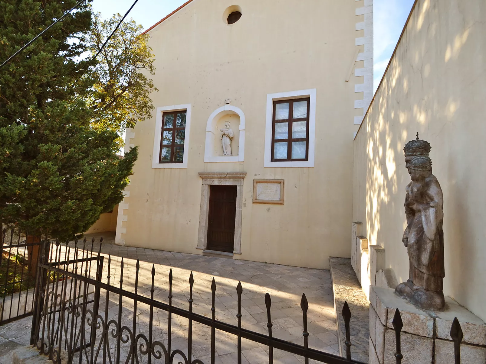 Snježana-Outside