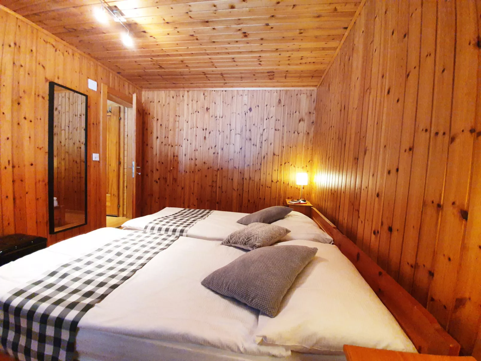 Bergdohle-Inside