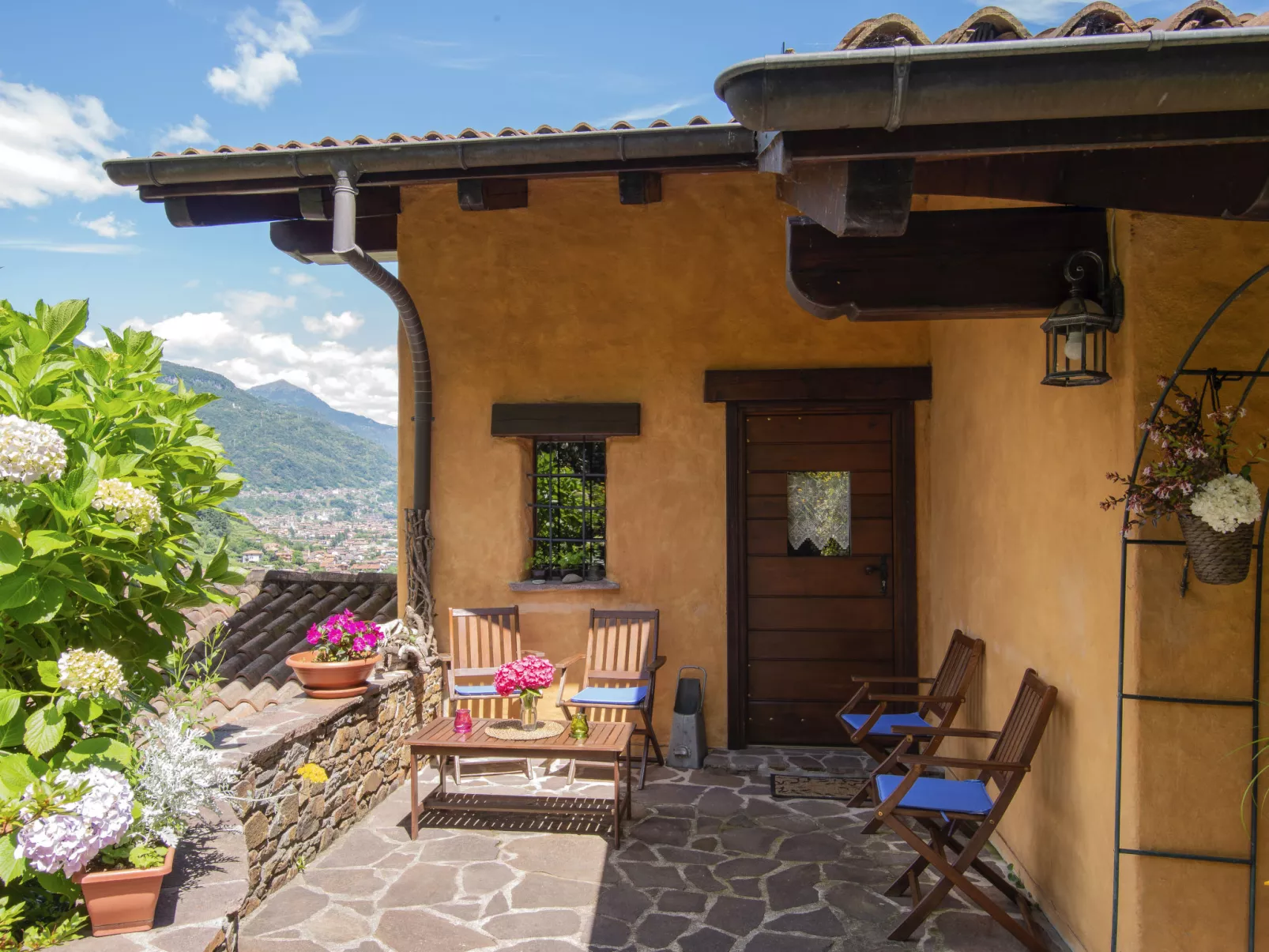 Villa Madda-Outside