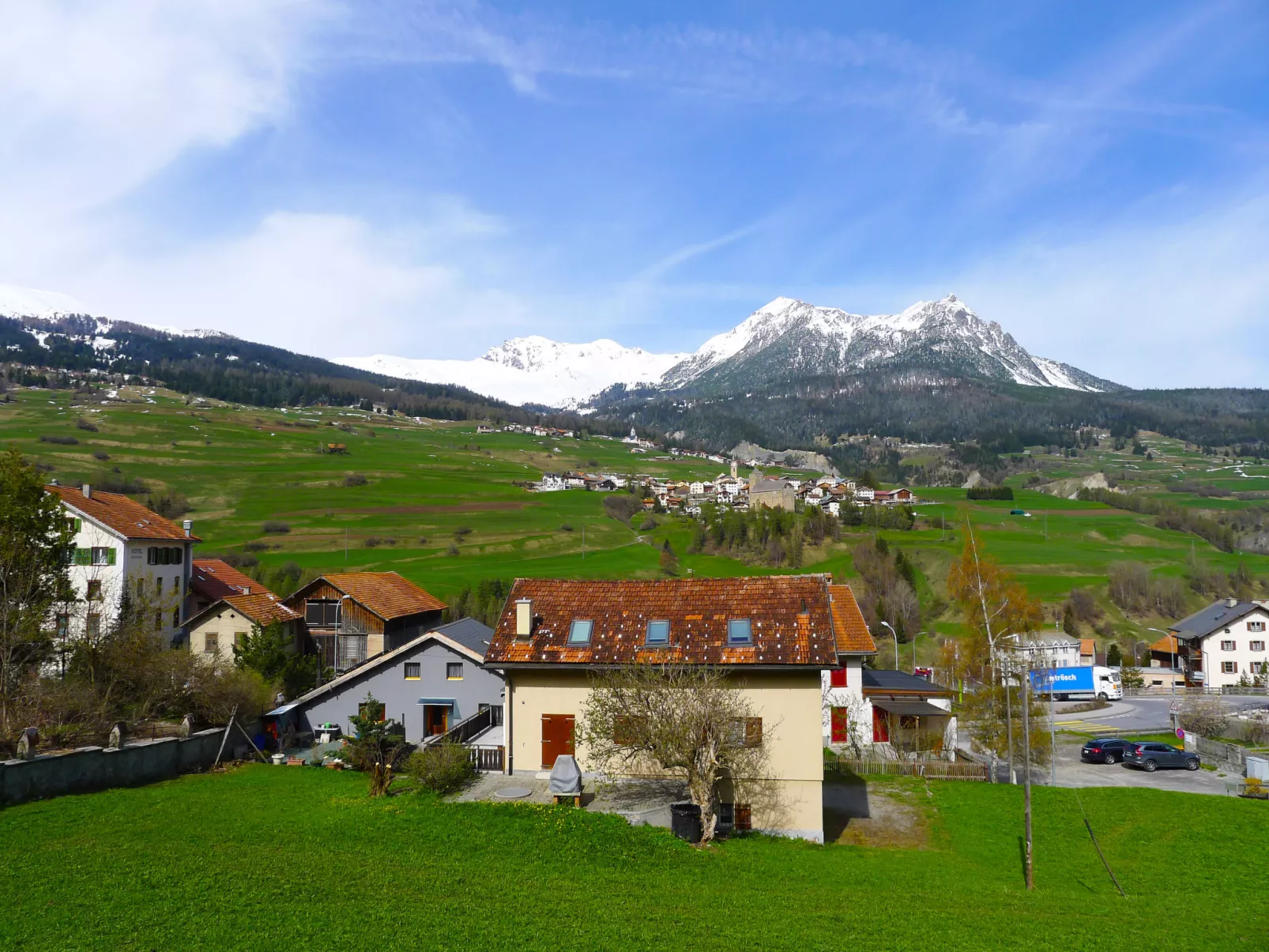 Sur Baselgia-Draußen