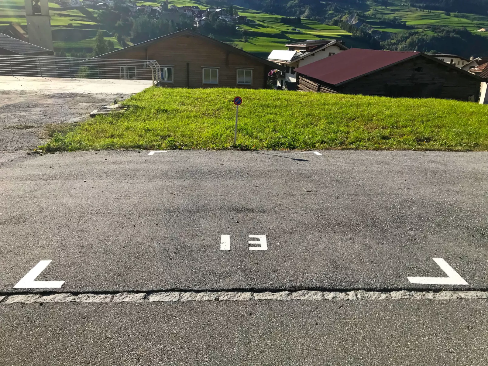 Sur Baselgia-Draußen