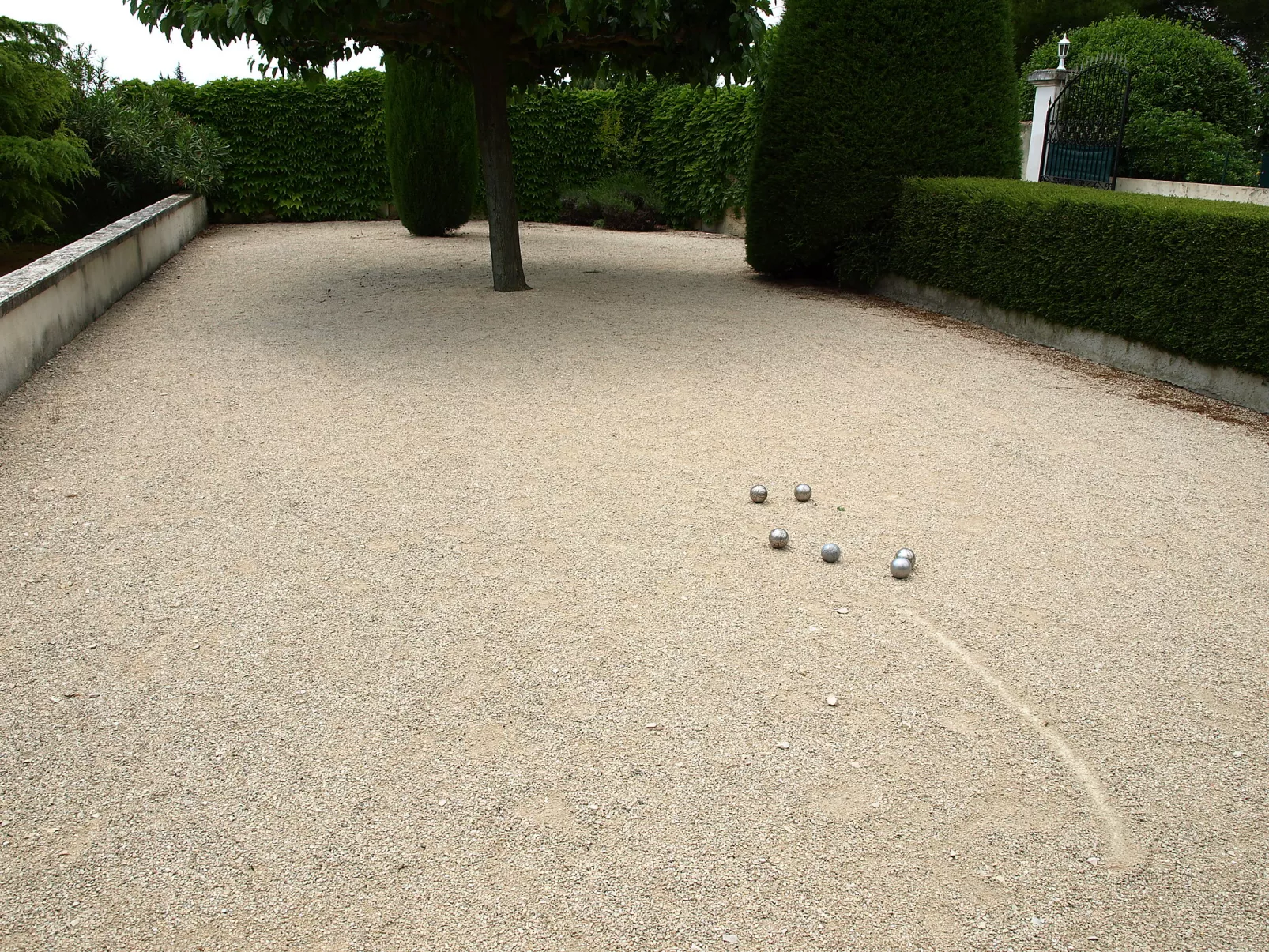 De la Roque-Outside
