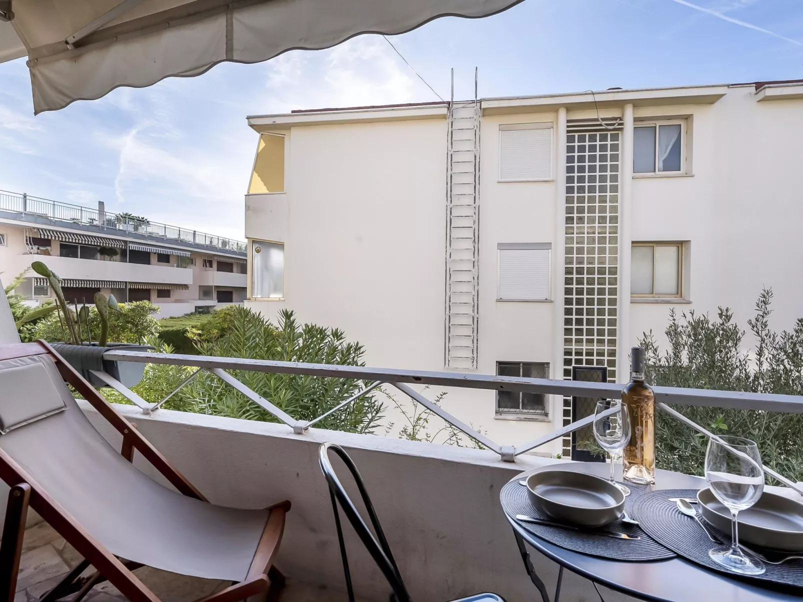 Le Marlyne 2-Outside