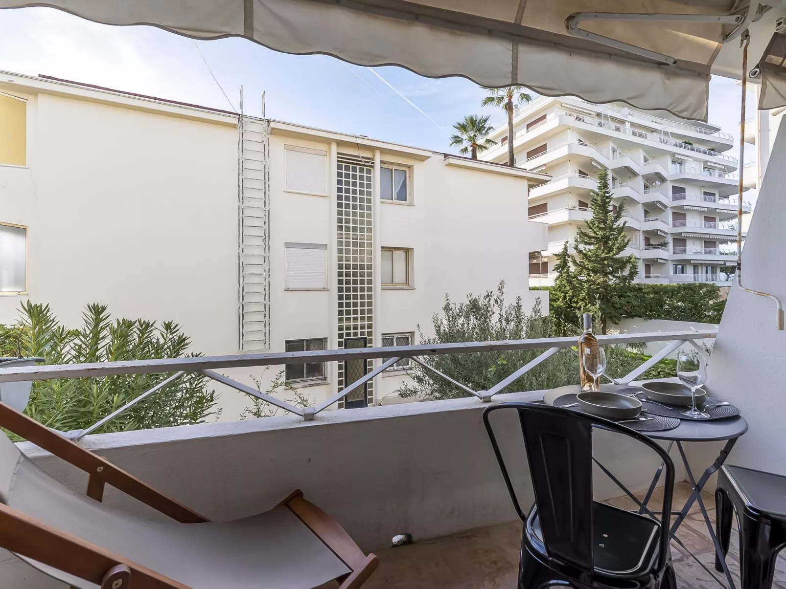 Le Marlyne 2-Outside