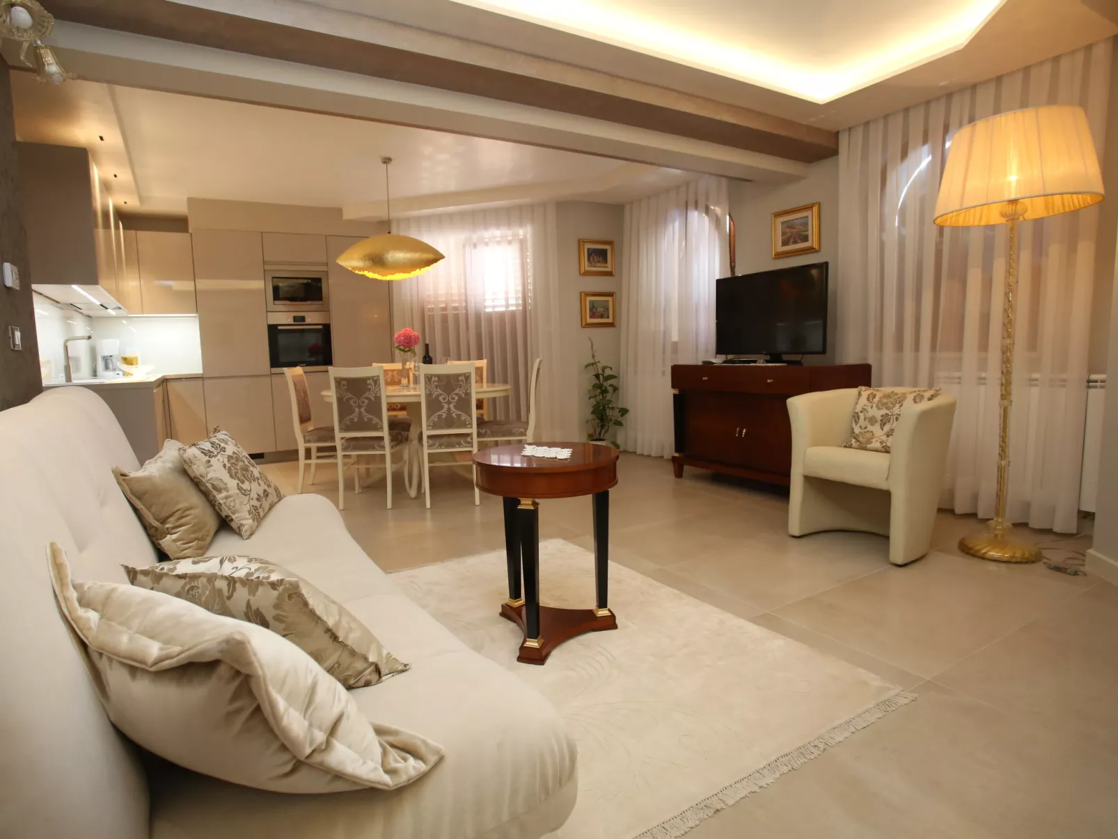 Villa Mustra-Inside