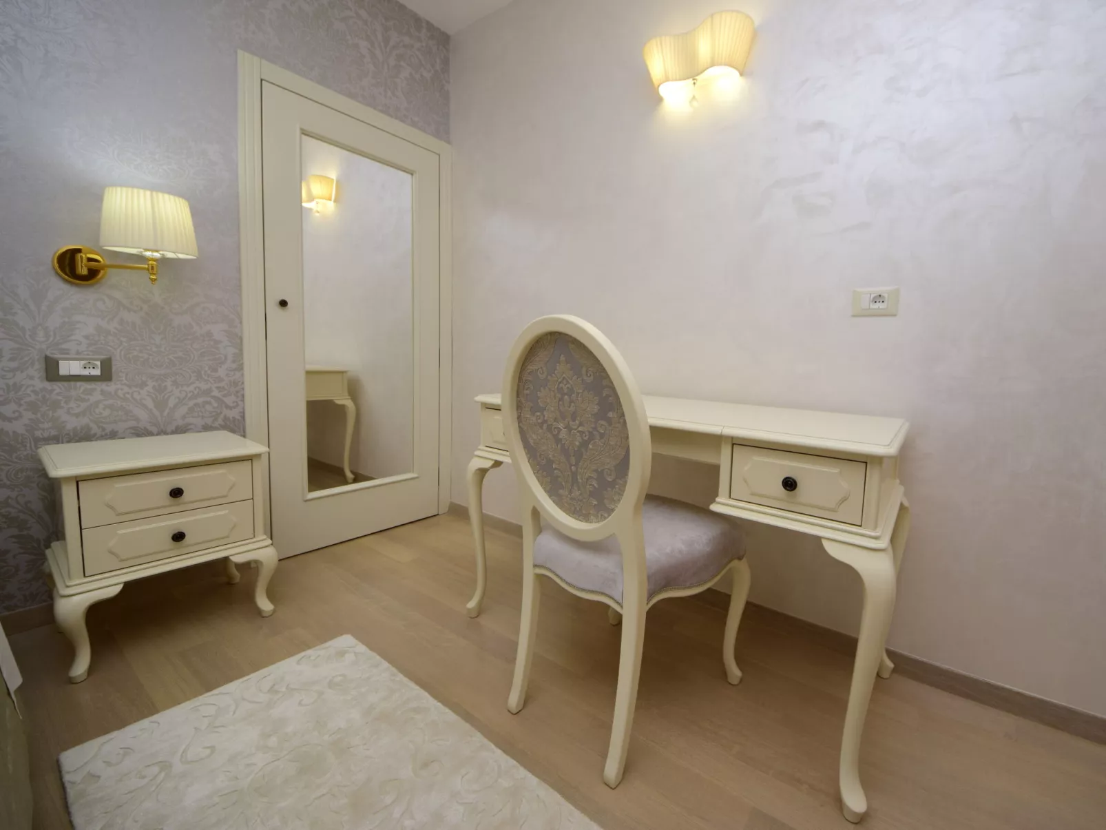 Villa Mustra-Inside