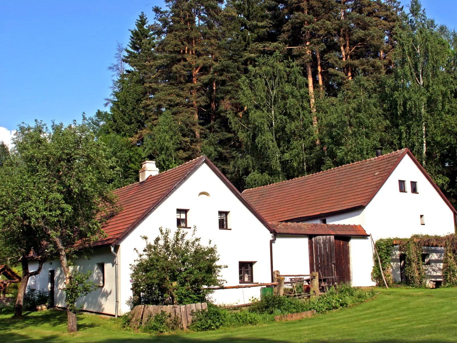 Benešov nad Černou-Outside