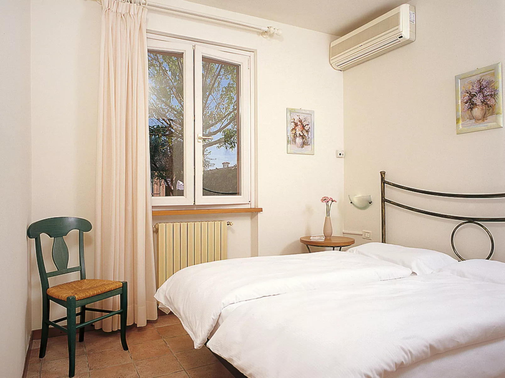 The Garda Village-Inside