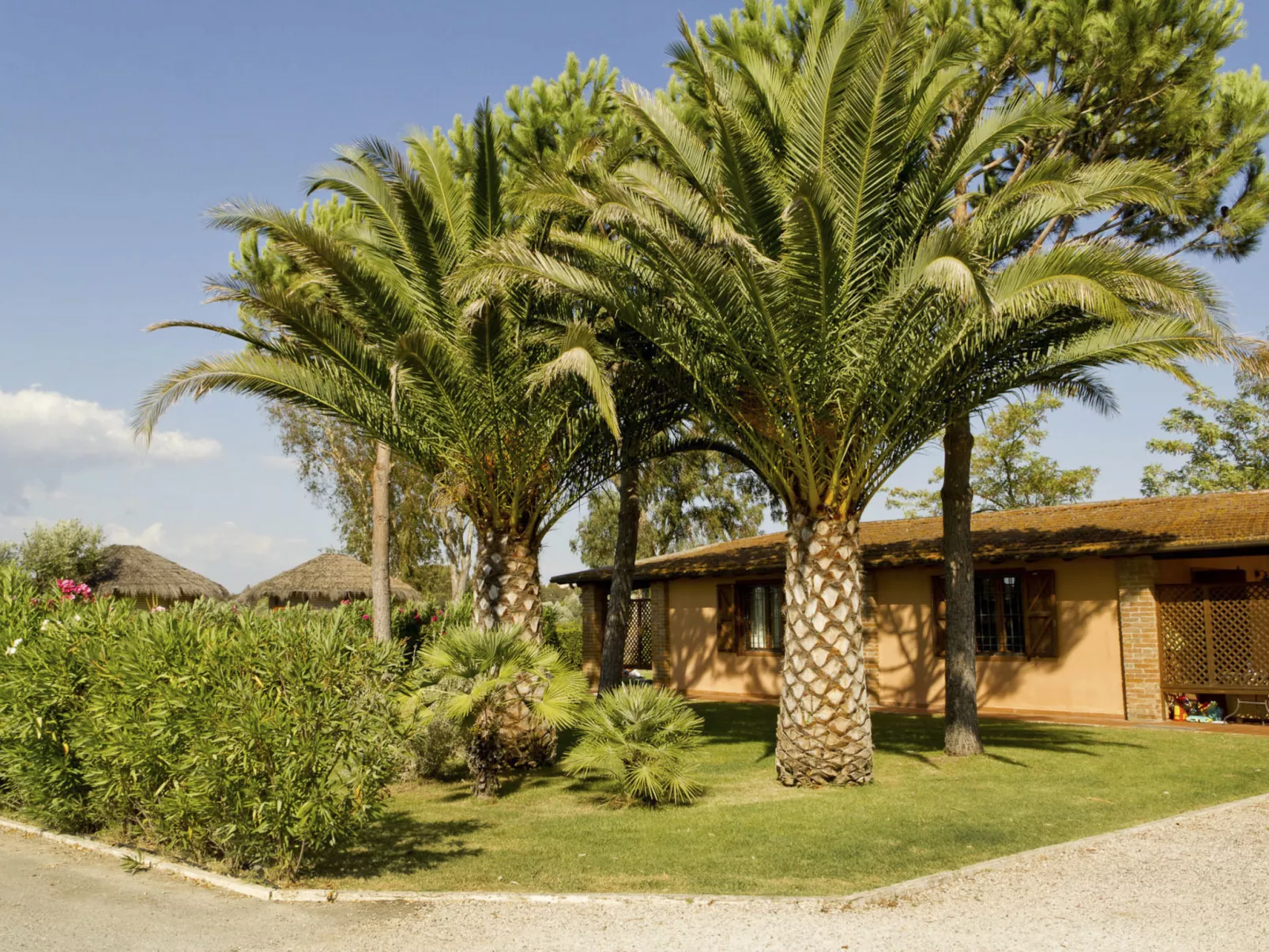Le Capanne III-Outside