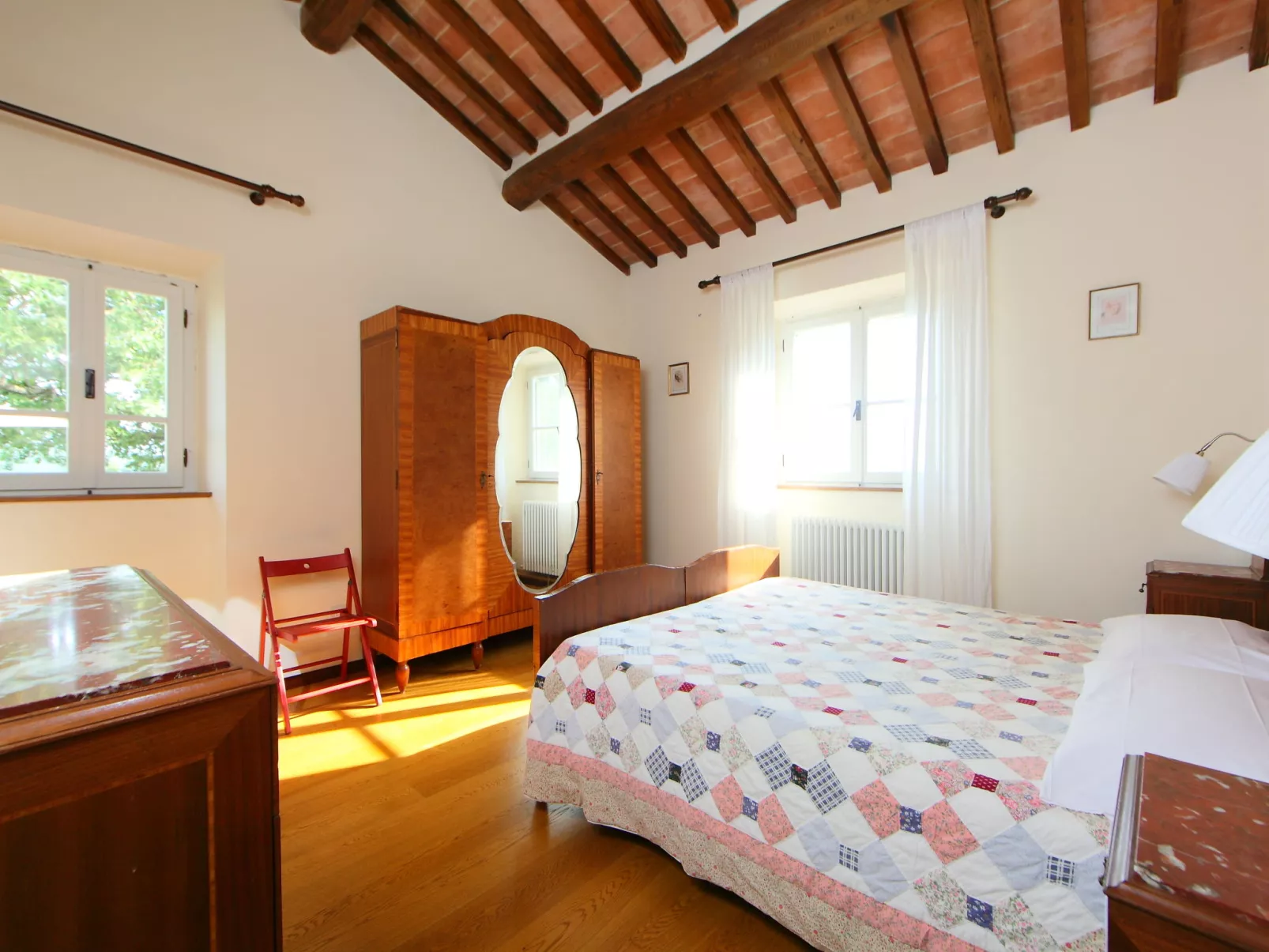 Cortona Sunshine-Inside