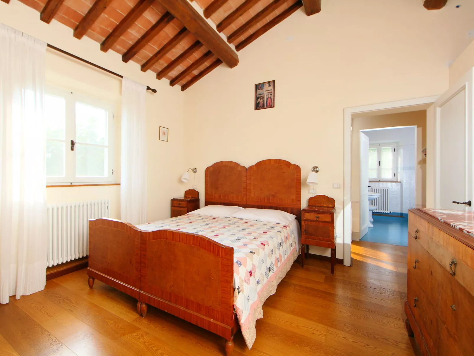 Cortona Sunshine-Inside