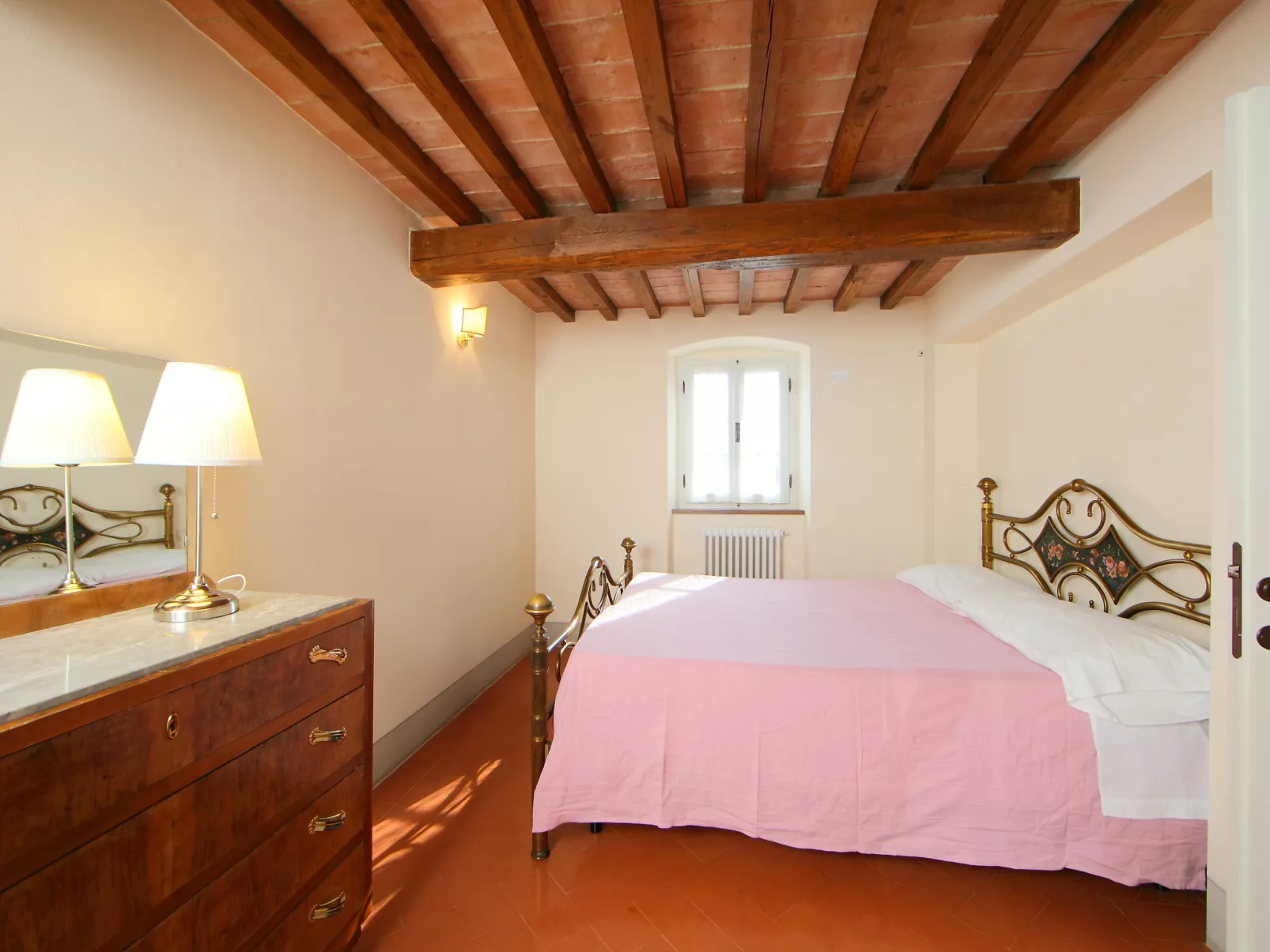 Cortona Sunshine-Inside