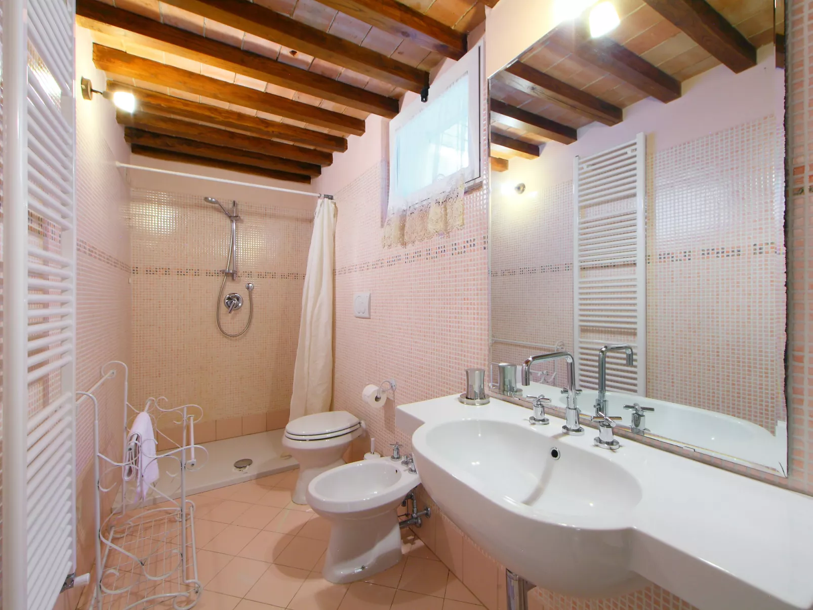 Cortona Sunshine-Inside