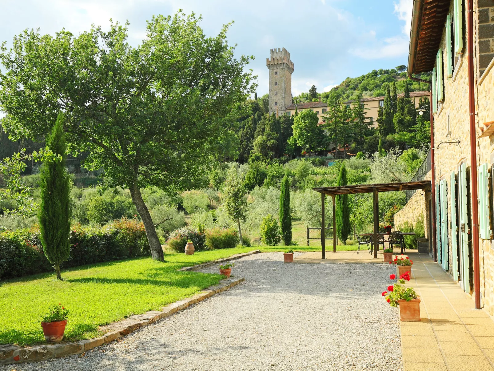Cortona Sunshine-Outside