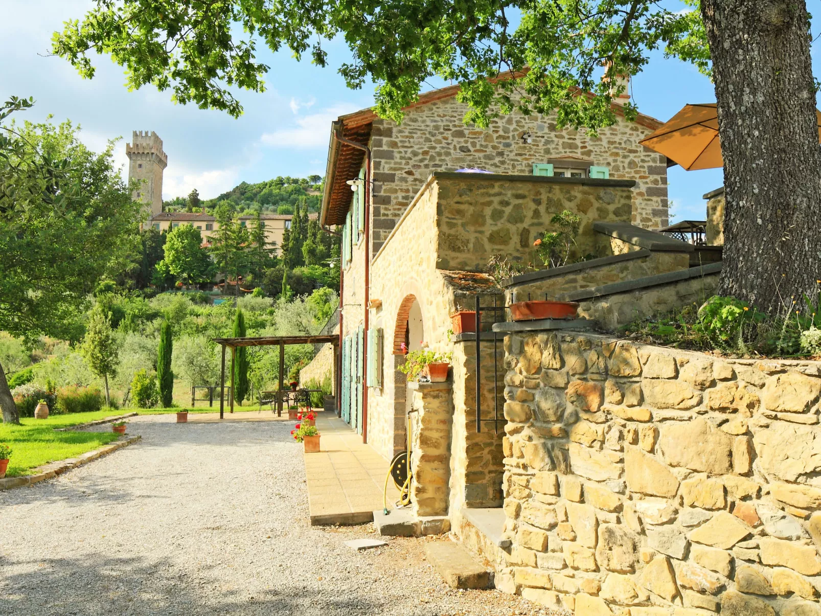 Cortona Sunshine-Outside