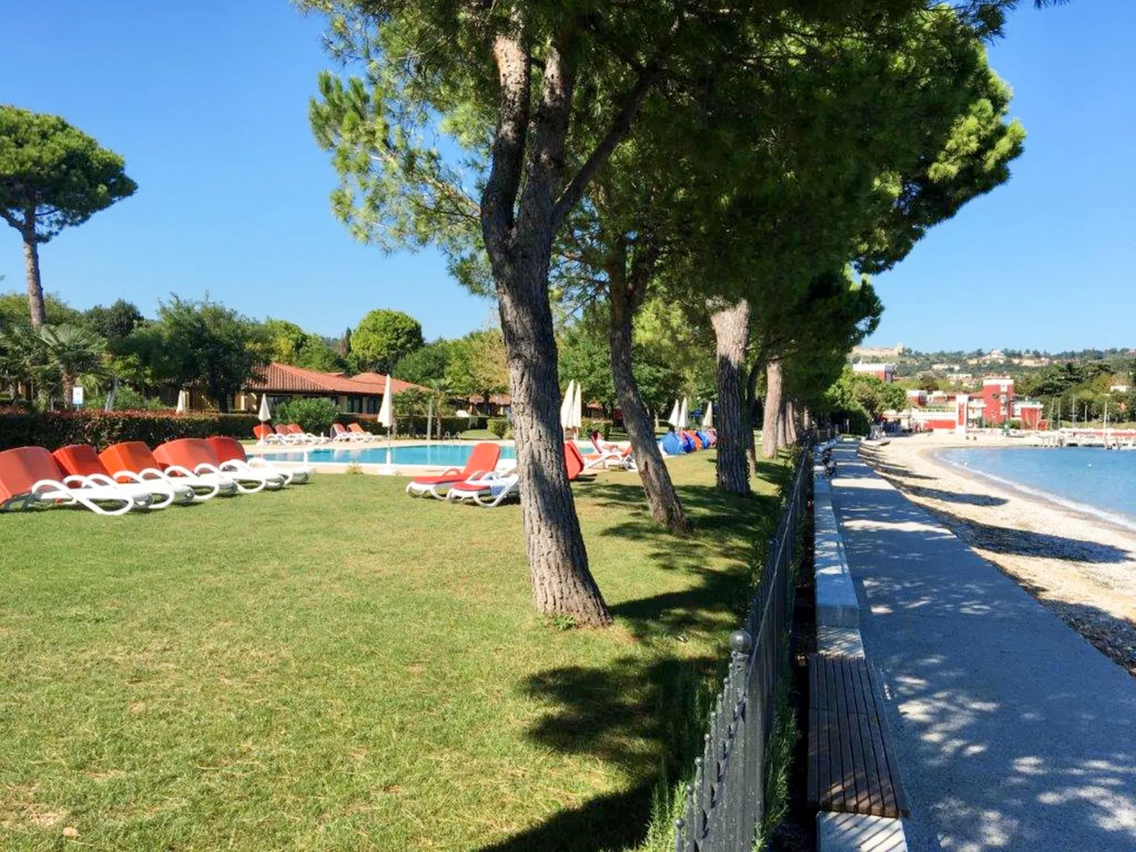 Front Lake Resort Le Corti del Lago-Outside