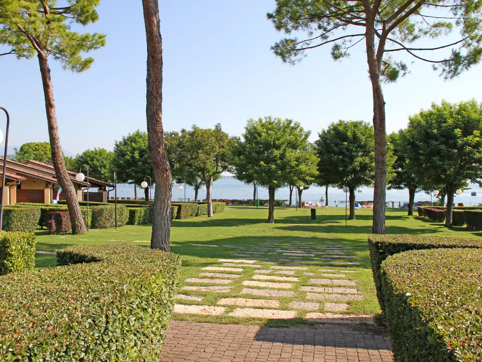 Front Lake Resort Le Corti del Lago-Outside