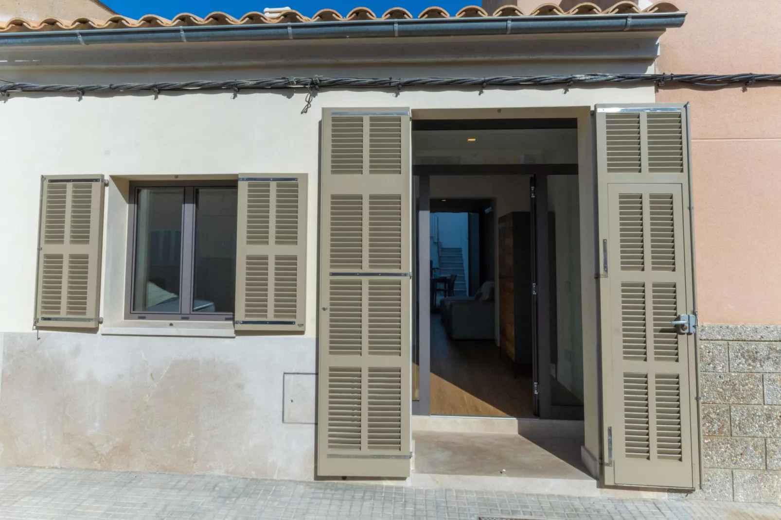 SILLOT-Exterior summer