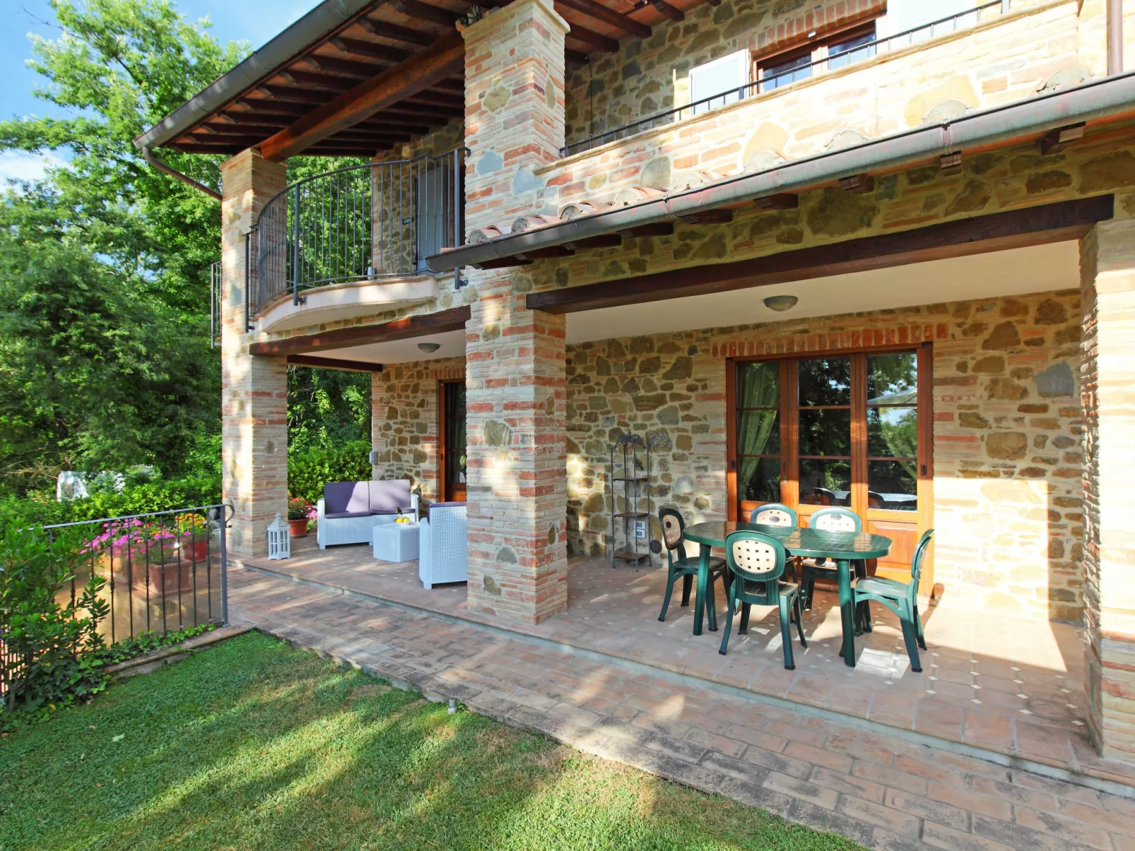 Oleandra sul Lago-Outside
