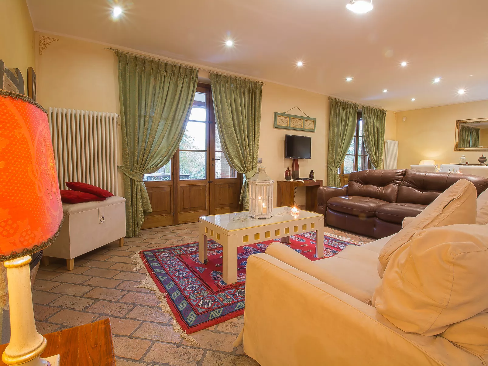 Oleandra sul Lago-Inside