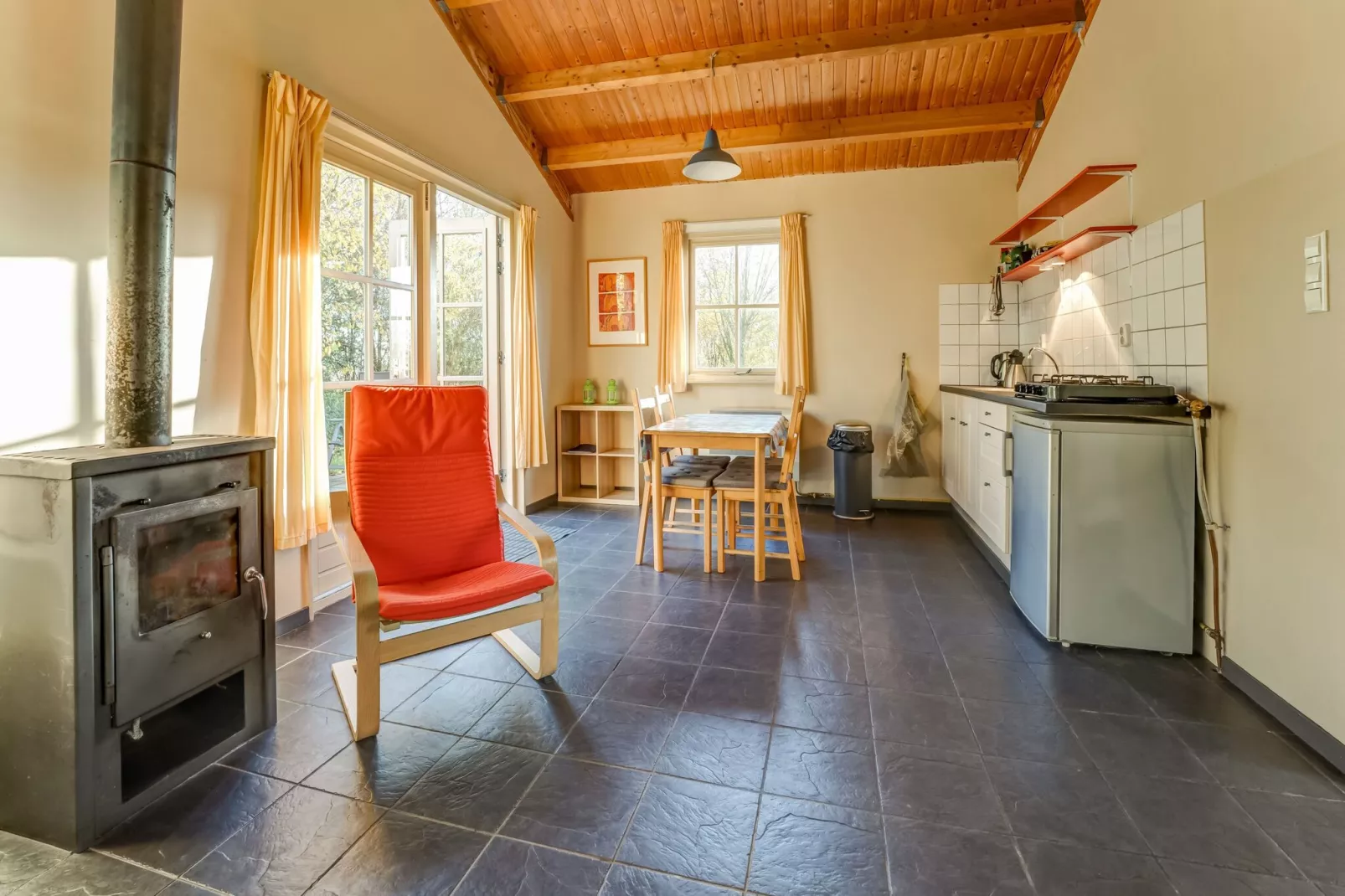 Vakantiehuisje 5 Aarde Groene Camping Lage Zwaluwe-Esszimmer