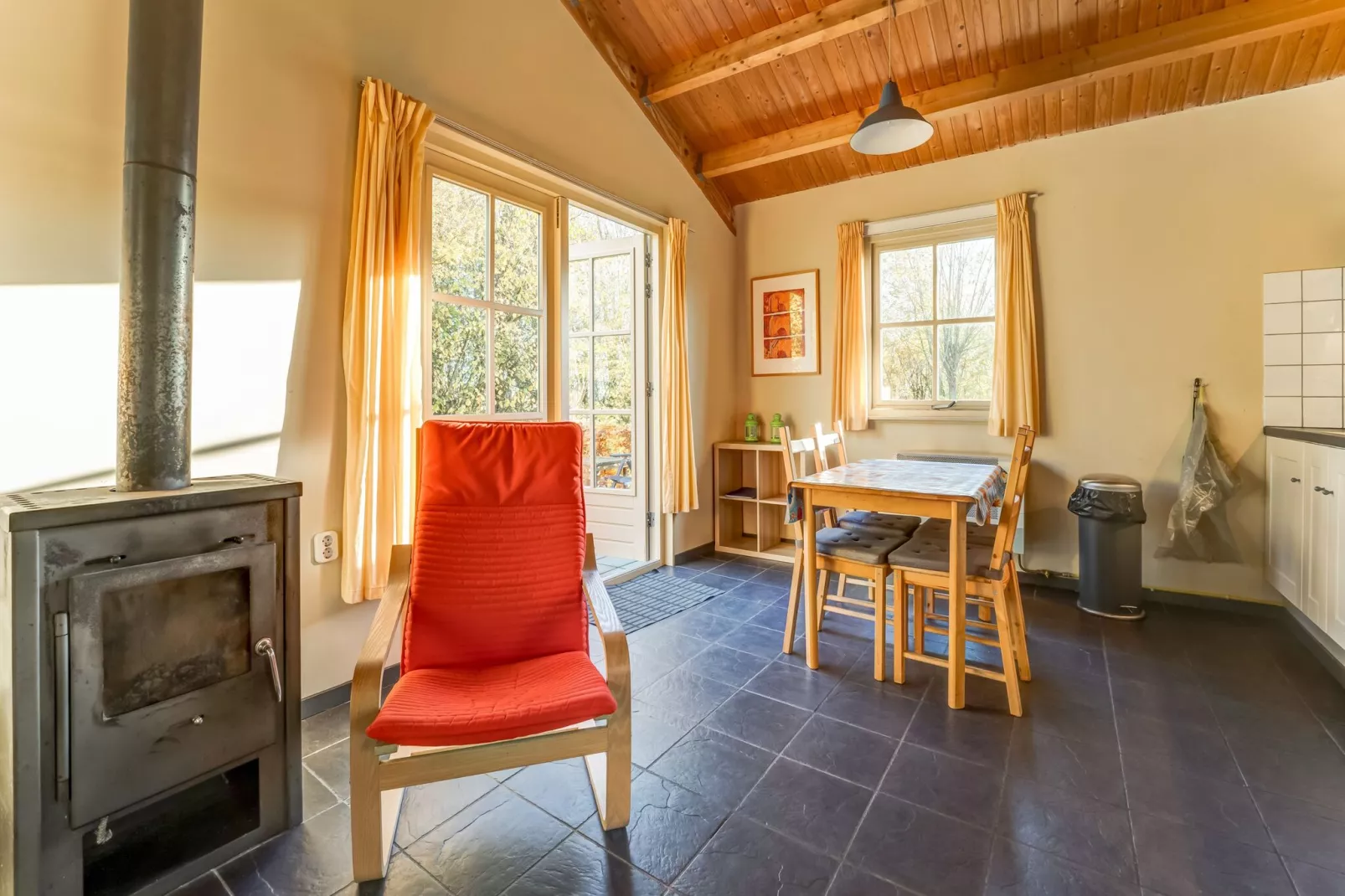 Vakantiehuisje 5 Aarde Groene Camping Lage Zwaluwe-Esszimmer