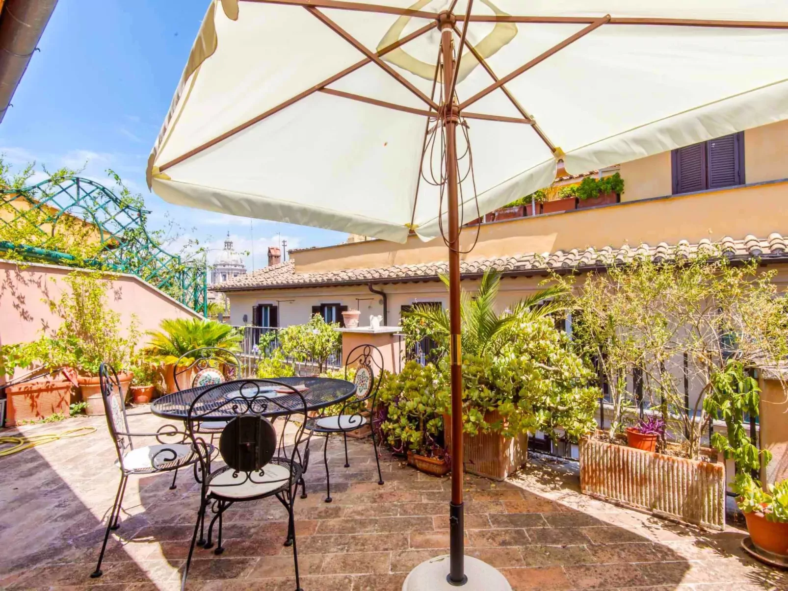 Charming Terrace-Outside