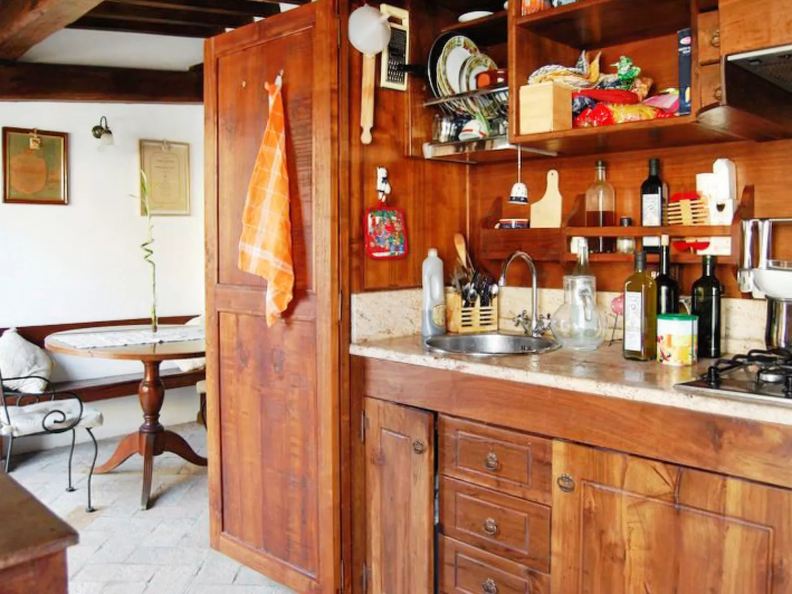 Charming Terrace-Inside