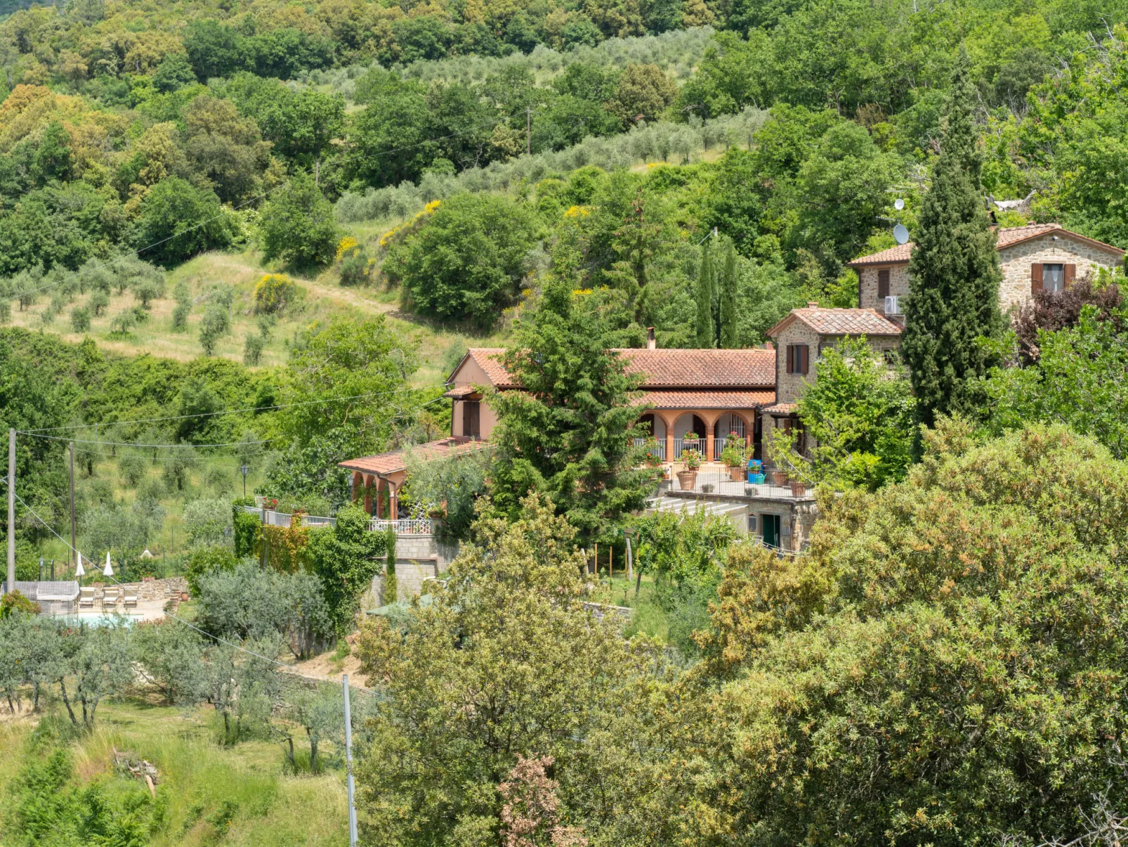 La Felcaia-Outside
