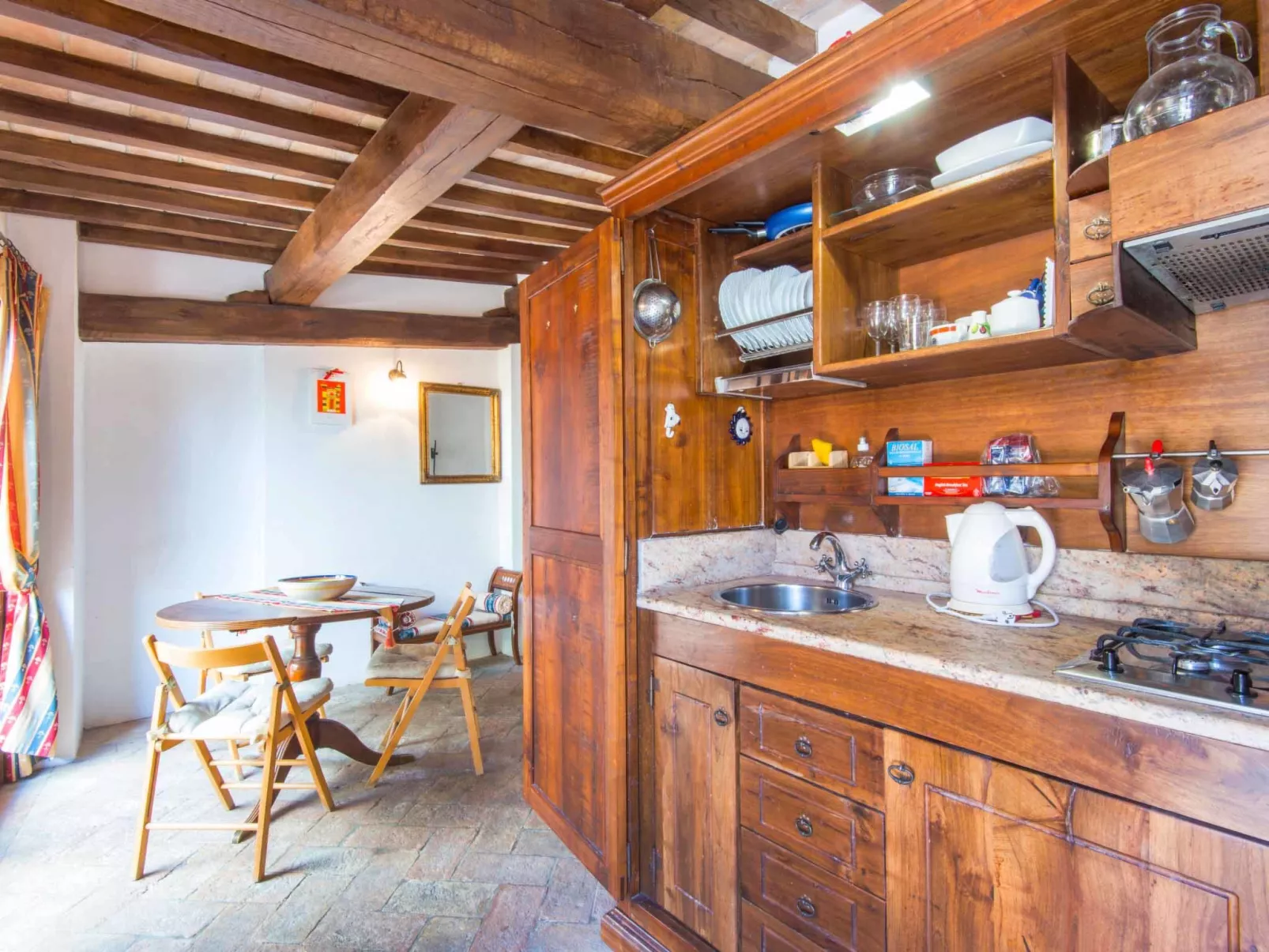Charming Terrace-Inside