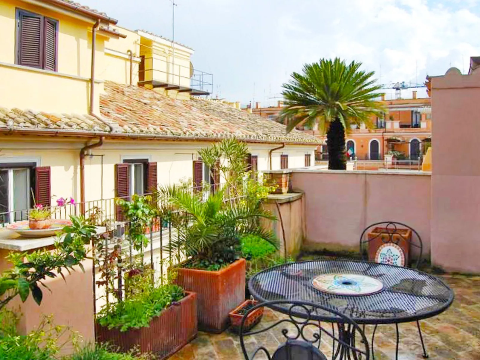 Charming Terrace-Outside