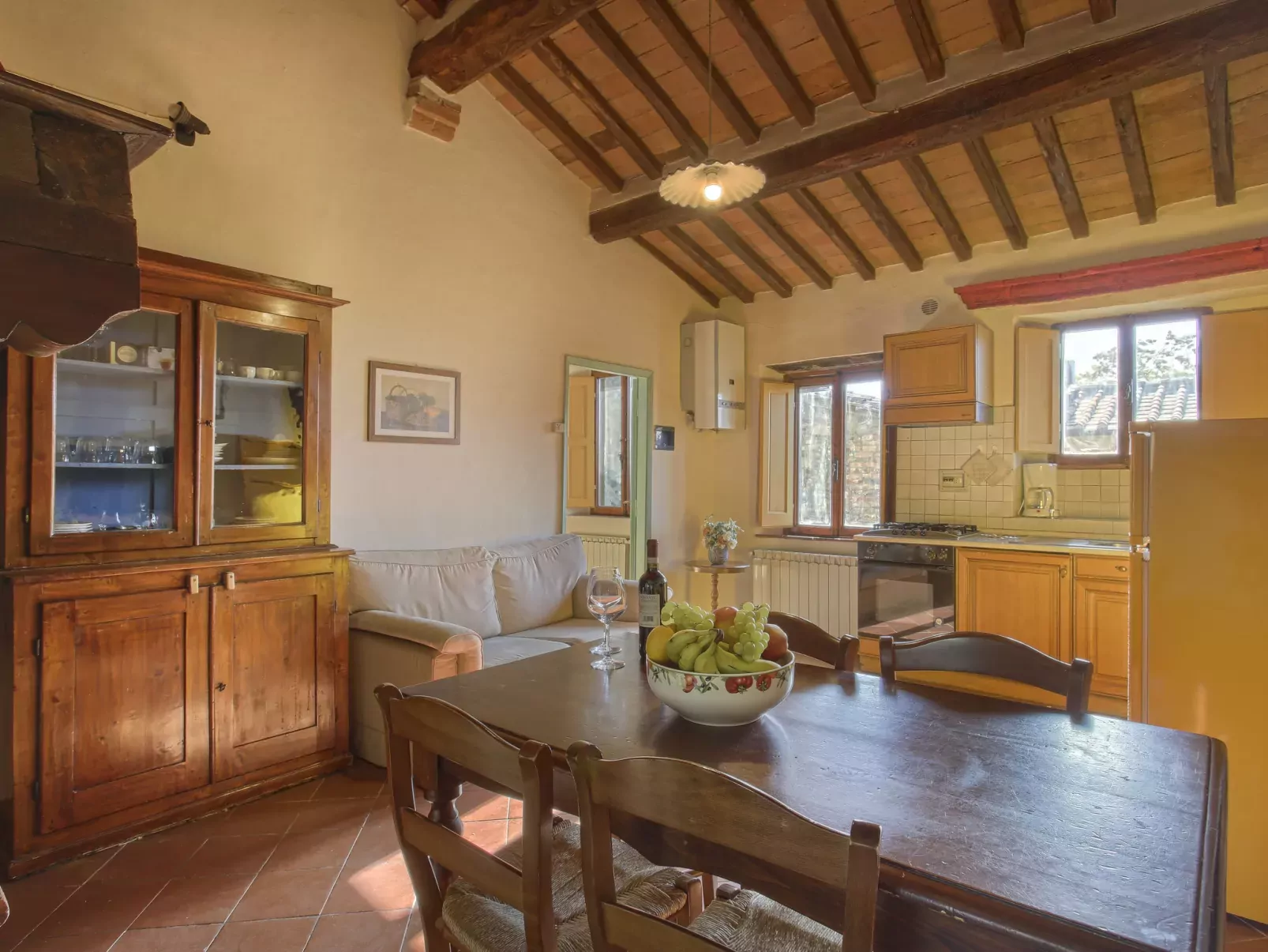 Campiglia-Inside